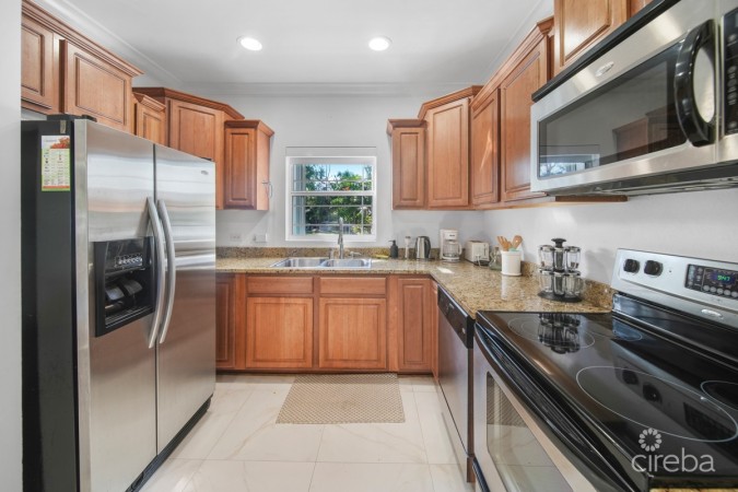 COASTAL ESCAPE - 3 BDRM CANAL FRONT PROPERTY