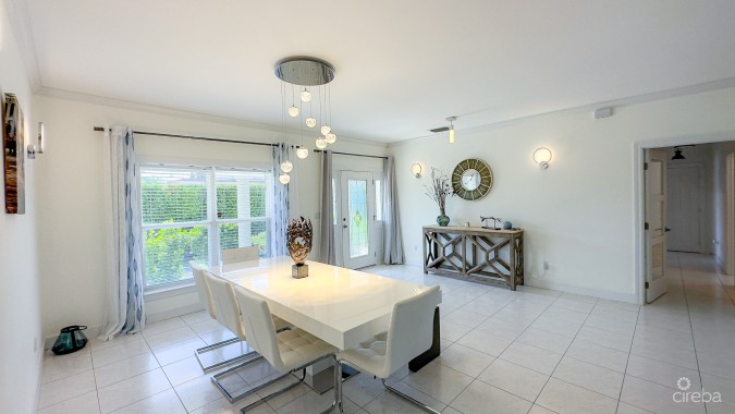 ADMIRALS LANDING FAMILY HOME WITH POOL