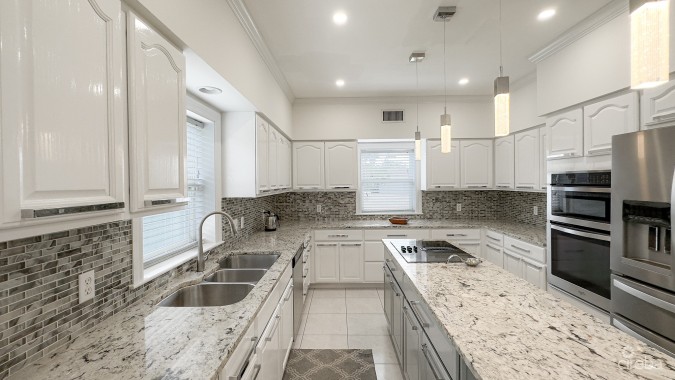ADMIRALS LANDING FAMILY HOME WITH POOL