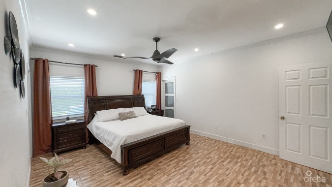 ADMIRALS LANDING FAMILY HOME WITH POOL