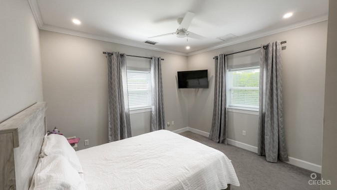 ADMIRALS LANDING FAMILY HOME WITH POOL