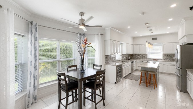 ADMIRALS LANDING FAMILY HOME WITH POOL