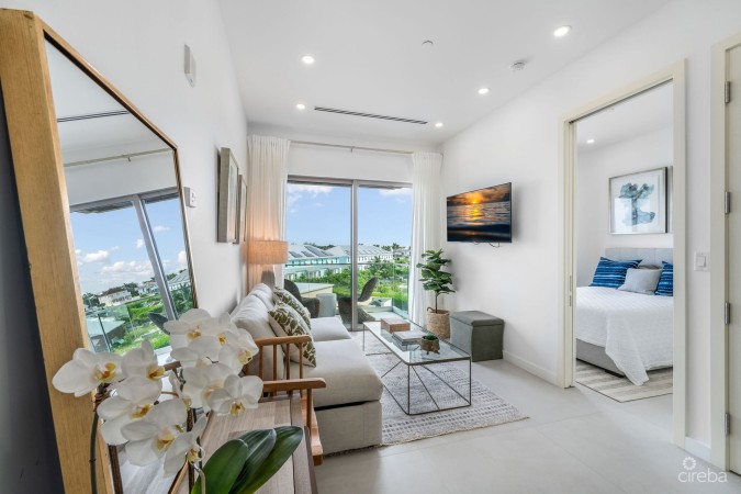 HARBOUR WALK RESIDENCES | CHIC 1-BED + DEN