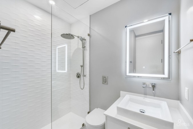 HARBOUR WALK RESIDENCES | CHIC 1-BED + DEN