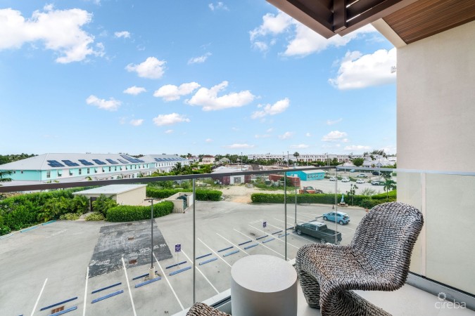 HARBOUR WALK RESIDENCES | CHIC 1-BED + DEN