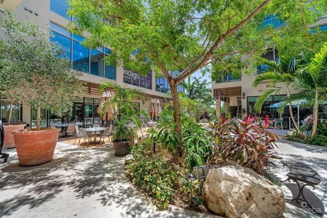 HARBOUR WALK RESIDENCES | CHIC 1-BED + DEN