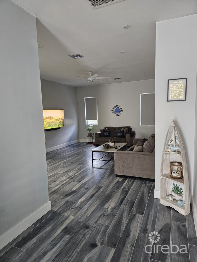 BEACH BAY HOME
