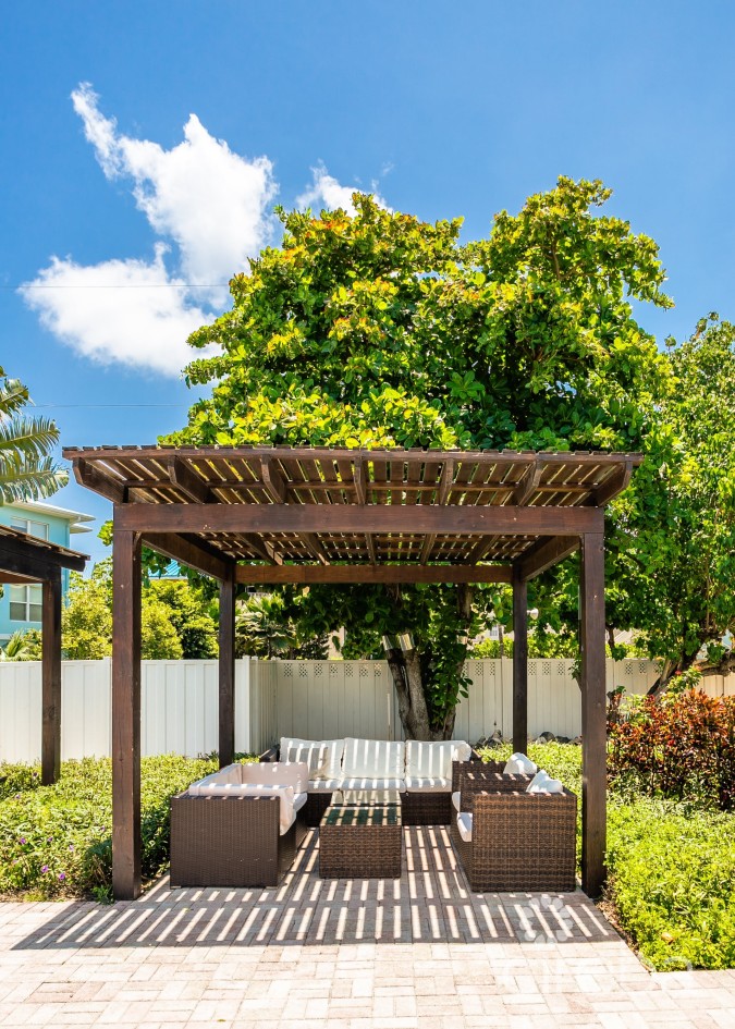 ISLAND PINE VILLAS