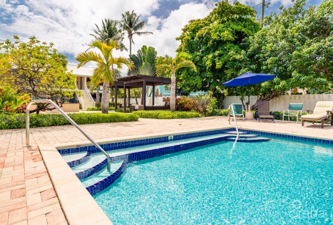 ISLAND PINE VILLAS