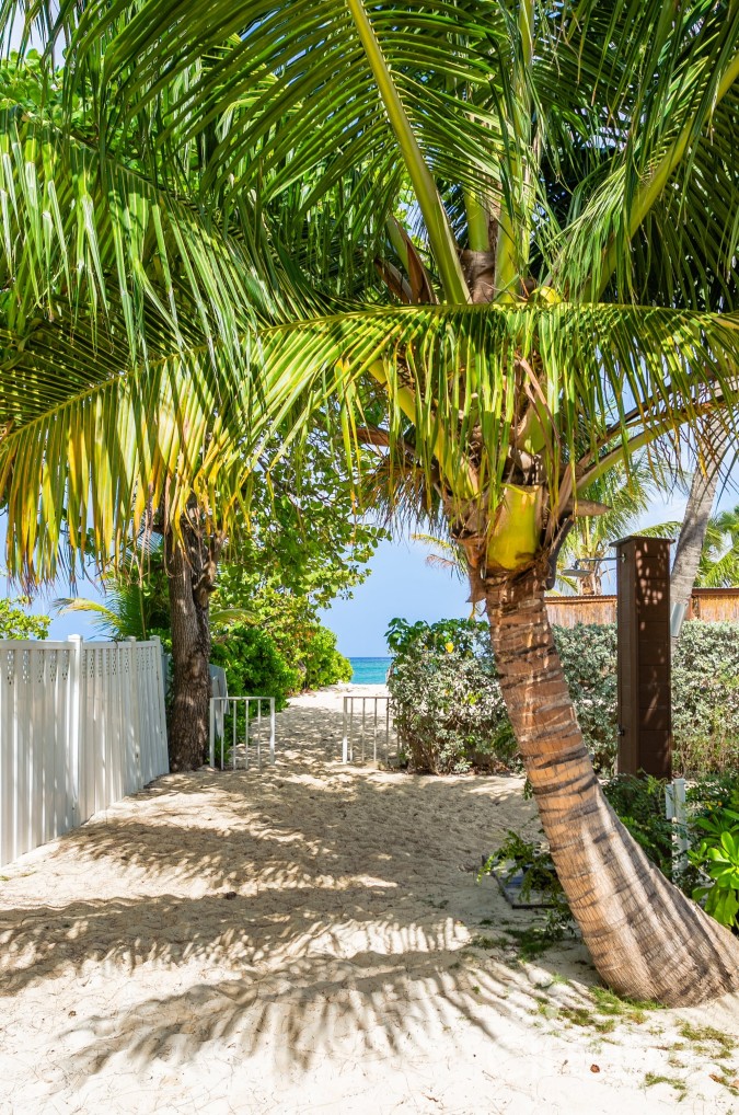 ISLAND PINE VILLAS
