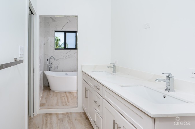 BRAND NEW GATED - LAVANIA COURT 2 BED 2.5 EXECUTIVE HOME