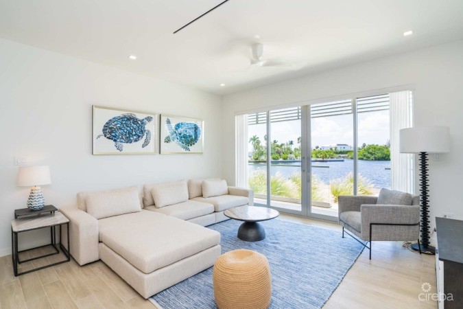 ONE CANAL POINT 512 WITH 30FT BOAT DOCK