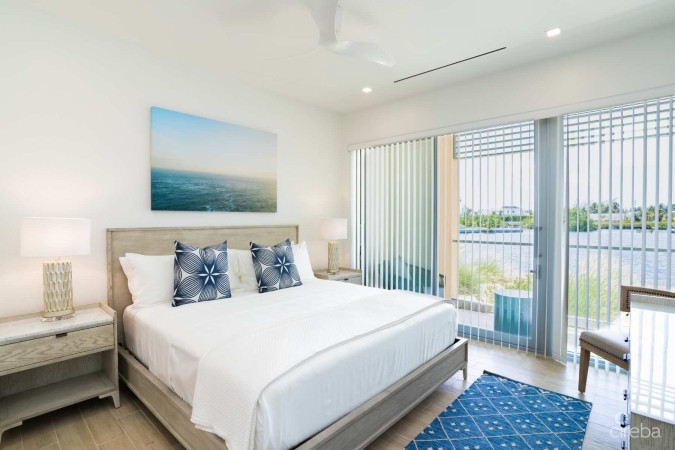 ONE CANAL POINT 512 WITH 30FT BOAT DOCK
