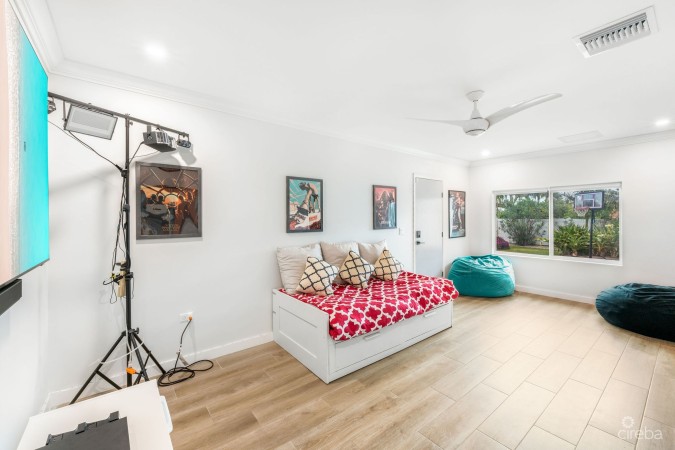 FULLY RENOVATED LOVEDALE FAMILY HOME IN SAVANNAH