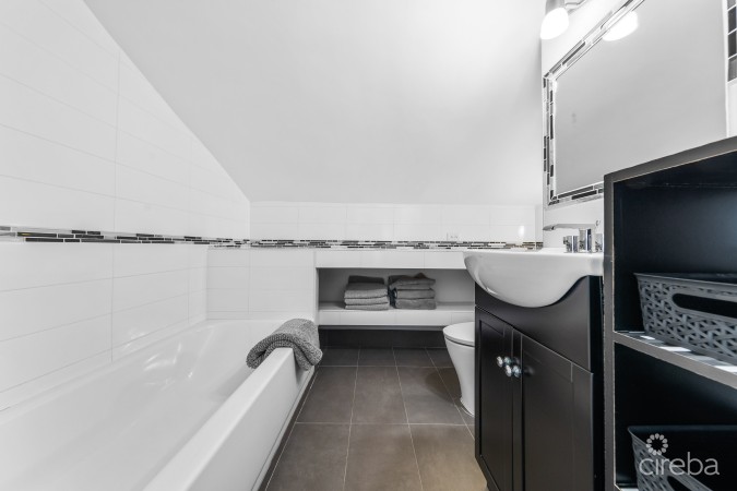 CAYMAN SANDS VILLAGE TOWNHOUSE 14, SEVEN MILE BEACH