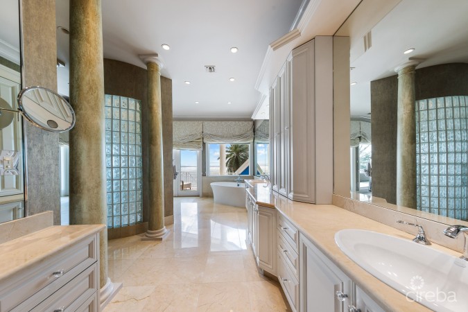 508 SOUTH SOUND - LUXURY BEACH FRONT ESTATE