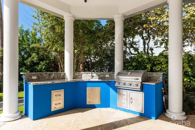 508 SOUTH SOUND - LUXURY BEACH FRONT ESTATE