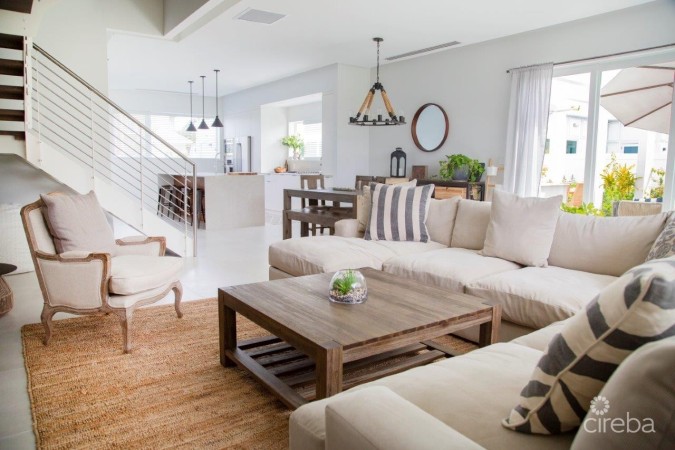 SOLARA VILLA - CRYSTAL HARBOUR