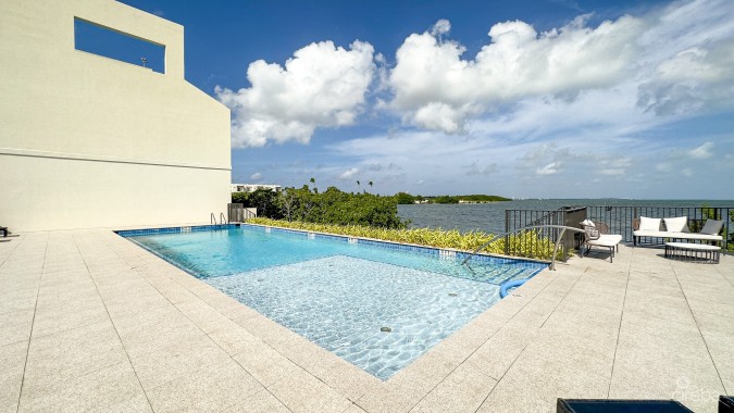 ALLURE WATERFRONT TOWNHOME