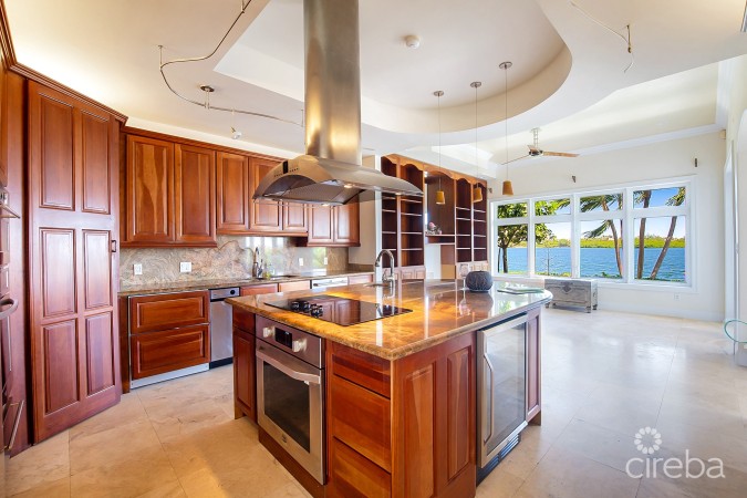 VISCAYA, STUNNING VIEWS OVERLOOKING GOVERNOR'S CREEK