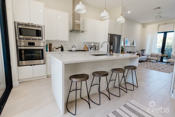 VELA 96, SOUTH SOUND TOWNHOME