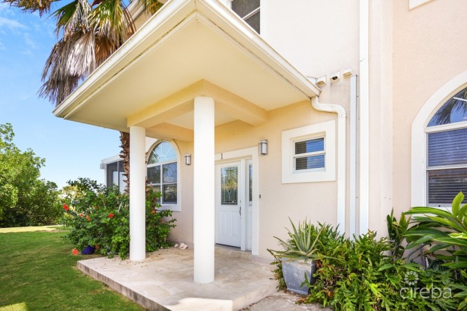 OLIVIAS COVE UNIT #1 - TOWNHOUSE END UNIT