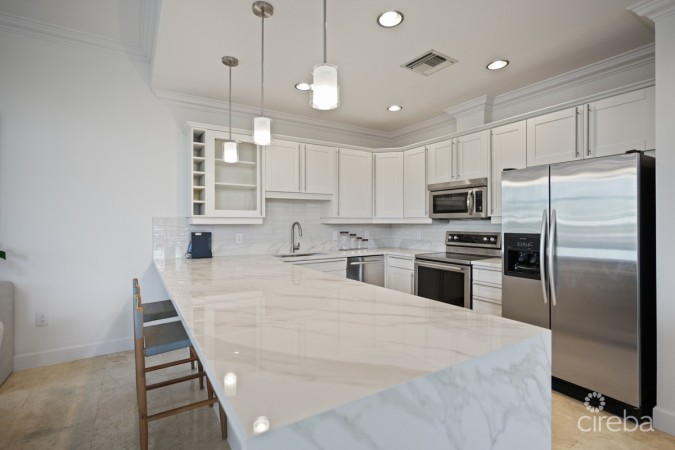 OLIVIAS COVE UNIT #1 - TOWNHOUSE END UNIT