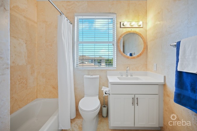 OLIVIAS COVE UNIT #1 - TOWNHOUSE END UNIT
