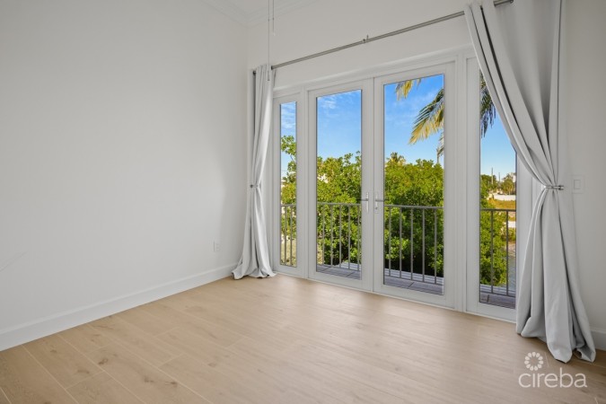 OLIVIAS COVE UNIT #1 - TOWNHOUSE END UNIT