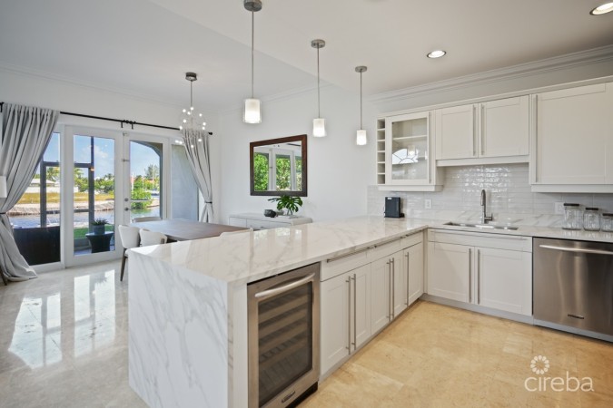 OLIVIAS COVE UNIT #1 - TOWNHOUSE END UNIT