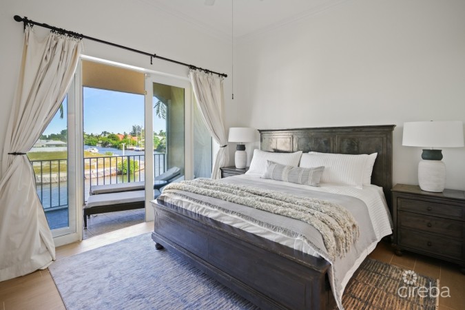 OLIVIAS COVE UNIT #1 - TOWNHOUSE END UNIT