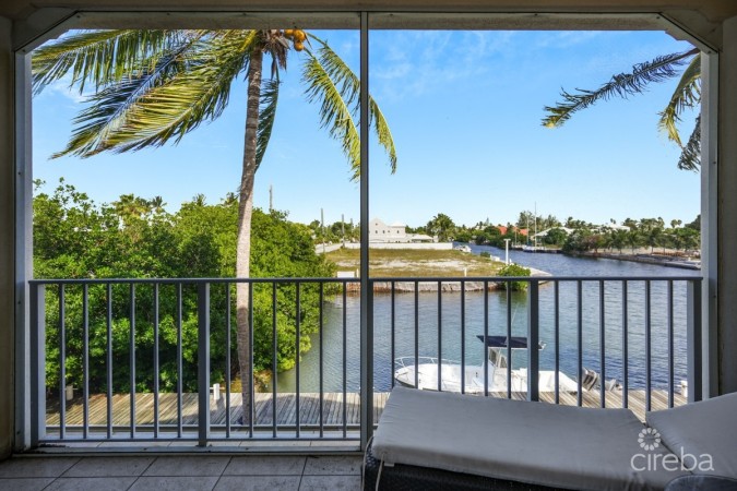 OLIVIAS COVE UNIT #1 - TOWNHOUSE END UNIT