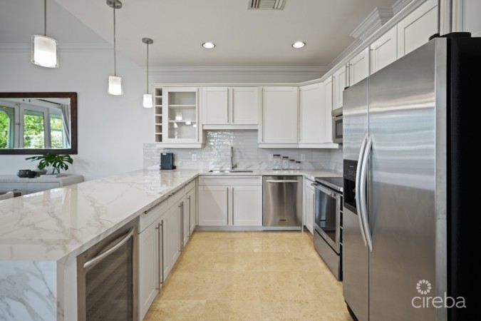 OLIVIAS COVE UNIT #1 - TOWNHOUSE END UNIT