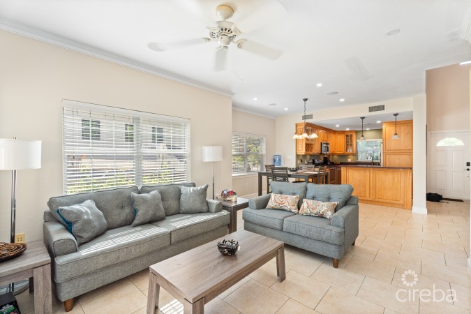 HONEY HILL HOME IN SAVANNAH ESTATES - 3 BED PLUS HUGE DEN