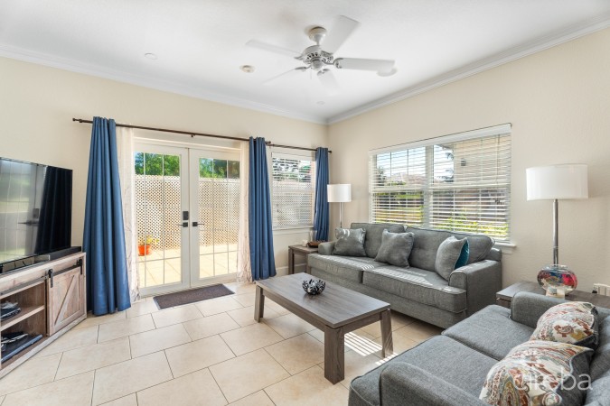 HONEY HILL HOME IN SAVANNAH ESTATES - 3 BED PLUS HUGE DEN