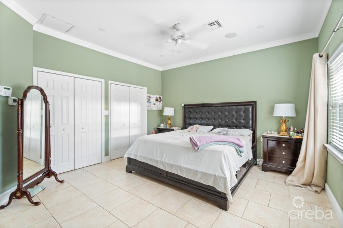HONEY HILL HOME IN SAVANNAH ESTATES - 3 BED PLUS HUGE DEN