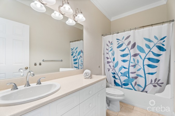 HONEY HILL HOME IN SAVANNAH ESTATES - 3 BED PLUS HUGE DEN