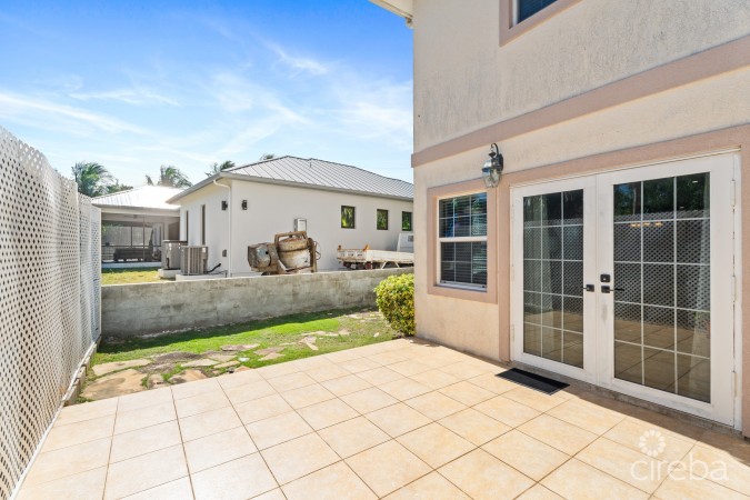 HONEY HILL HOME IN SAVANNAH ESTATES - 3 BED PLUS HUGE DEN