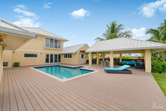 CRYSTAL HARBOUR CANAL FRONT HOME - 12 CRYSTAL DRIVE