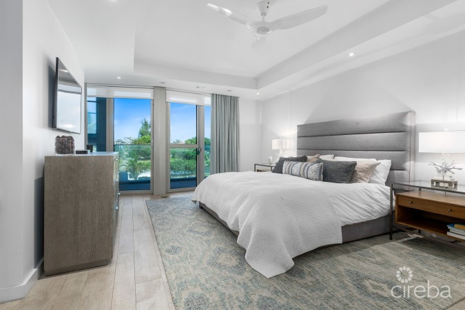 TIDES BEACHFRONT 4 BED CONDO WITH TERRACE