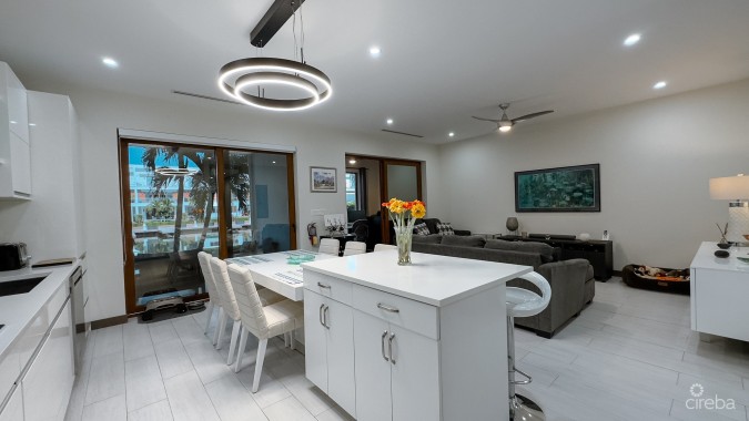 ARVIA WATERFRONT CONDO 2 BED PLUS DEN