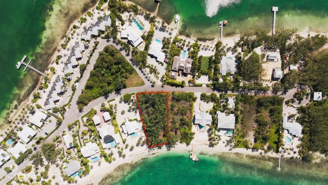 EXCLUSIVE OCEANFRONT LAND PARCEL IN KAIBO
