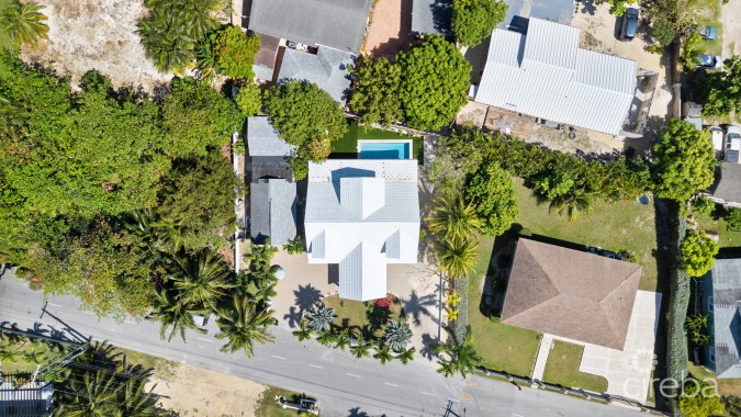 NINE PALMS RESIDENTIAL HOME WITH INCOME PRODUCING COTTAGES
