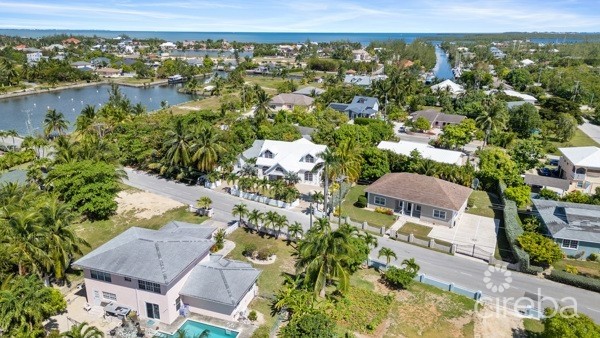 NINE PALMS RESIDENTIAL HOME WITH INCOME PRODUCING COTTAGES