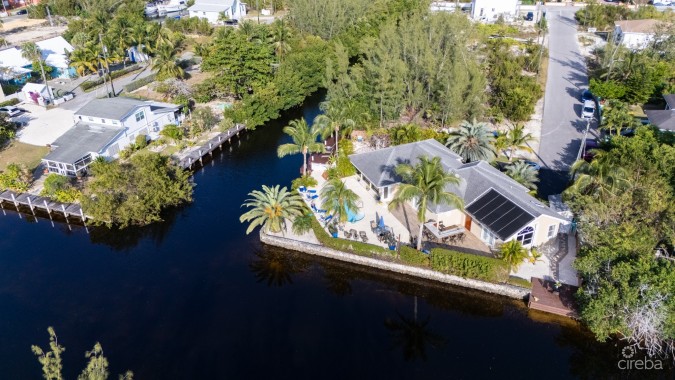 CANAL FRONT HOME - NORTH SOUND ESTATES