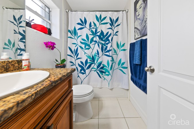 VALENCIA HEIGHTS- 2 BED 2 BATH