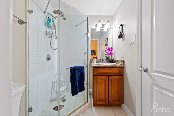 VALENCIA HEIGHTS- 2 BED 2 BATH