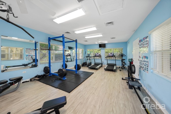 SEVEN MILE BEACHFRONT  CONDO, CAYMAN CLUB
