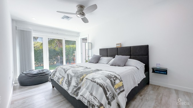 HIGHLANDS DUPLEX WEST BAY
