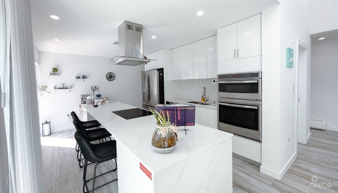 HIGHLANDS DUPLEX WEST BAY